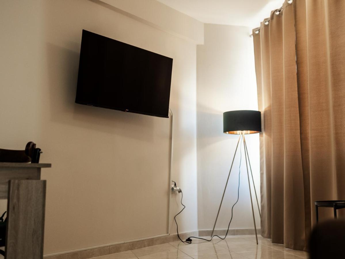 Evzoi Apartment Халкис Екстериор снимка